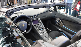 s_017_lamborghini_50_int