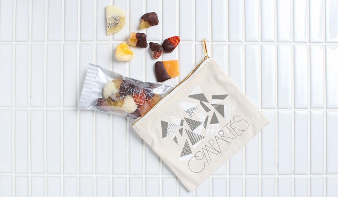 Love-Fruits-Pouch