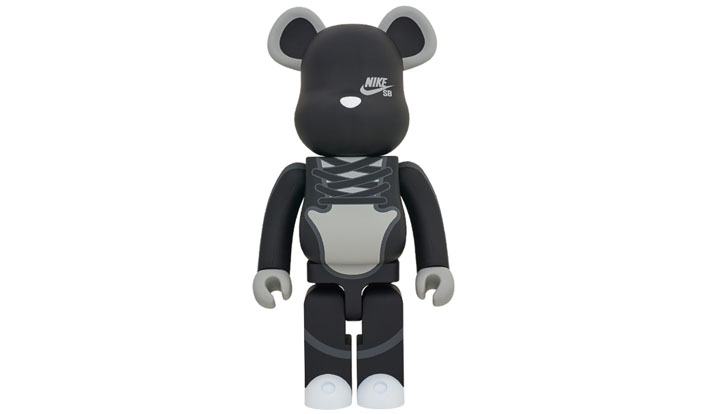 BE@RBRICK NIKE SB BLACK 1000％