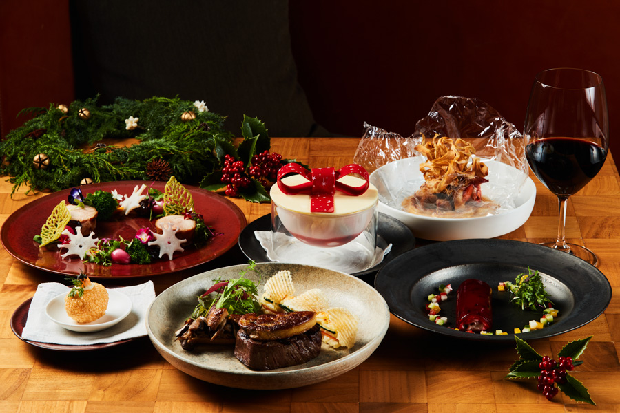 Ring in the year-end holidays with a luxurious hotel dinner.