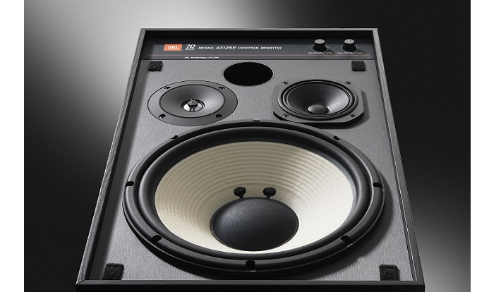 JBL｜創立70周年を記念した3ウェイ スタジオモニタースピーカー