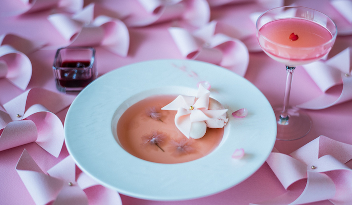 アーティスト・舘鼻則孝氏とのコラボレーション第三弾。春の訪れを寿 ぐ「HANAMI SPRING FESTIVAL -Pink Petals-」開催