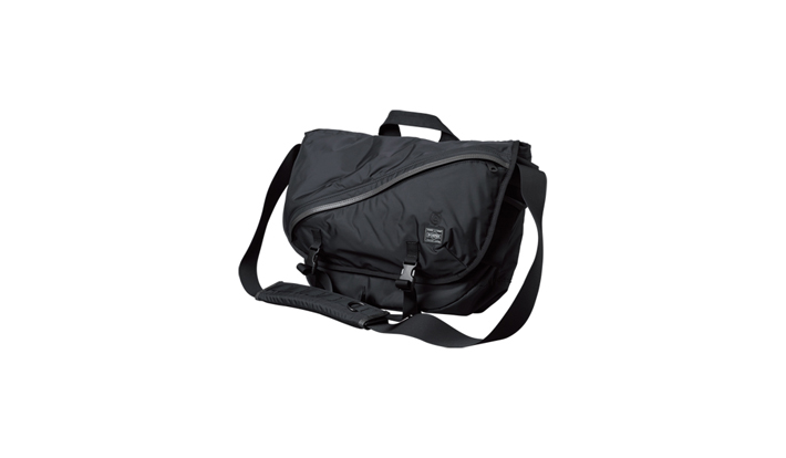 「PORTER × BE@RBRICK」 BLACK／REFLECTIVE MESSENGER BAG
