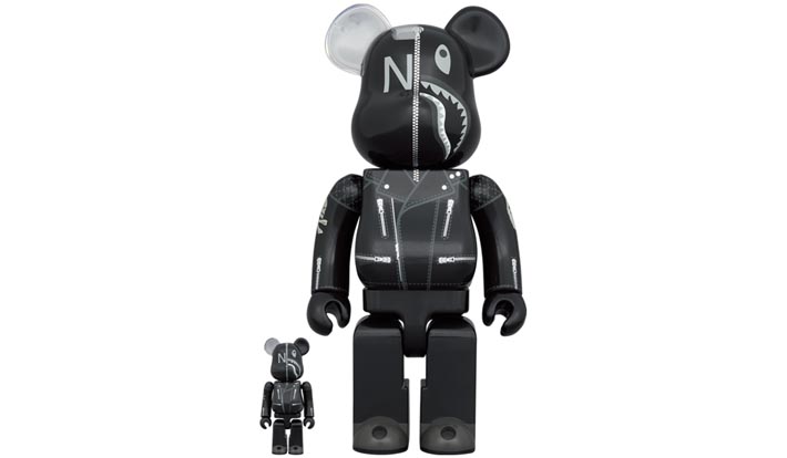 A BATHING APE(R) × NEIGHBORHOOD(R) BE@RBRICK 100％ & 400％