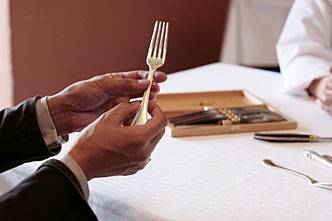 The 25th<br>Everyday Good Design: Special Edition<br><br>Dialogue: Mitsuo Ma of TERAKOYA x Maki Yoshida of M.Y. LABEL<br>"Grand Maison and Its Cutlery".....(4)