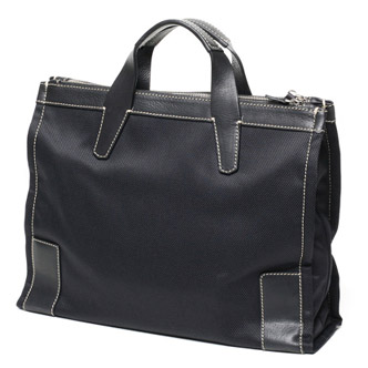 STEFANOMANO briefcase that updates the basics