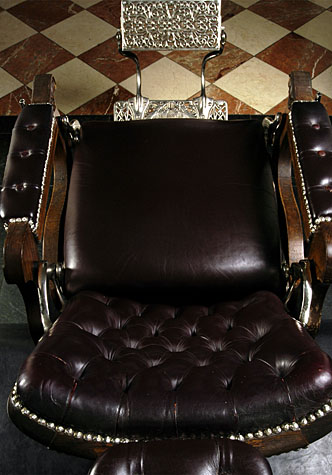 THE STORY OF TRUEFITT&HILL<br>The History of the World's Oldest Barbershop (Part 2: The 20th Century)<br><br><br>The Prosperity and Glory of Truefitt & Hill, with 100 Staff Members