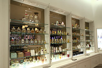 A Fragrance Corner That Shines with Originality<br><br>Researching Isetan Shinjuku Store! (Part 4 of 4, Part 3)