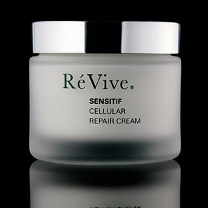 The "Spatula" You've Been Searching For! A Gift With Purchase From 『ReVive』
