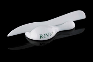 The "Spatula" You've Been Searching For! A Gift With Purchase From 『ReVive』
