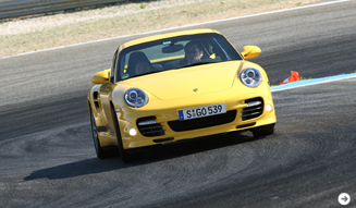 327_03_porsche