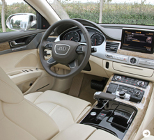 Audi｜アウディ A8 Photo02