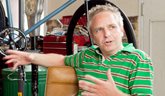Simon Taylor(サイモン・テイラー)