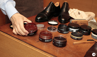 JOHN LOBB|シューケアグッズ使用の注意点 01