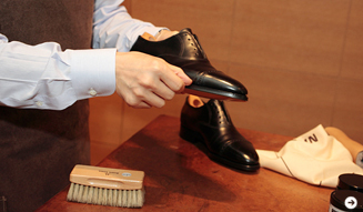 JOHN LOBB|毎日おこなうケア 02