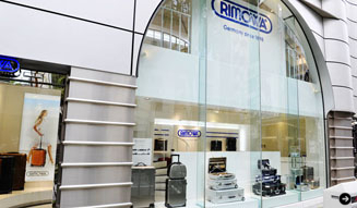 リモワ|銀座店 06