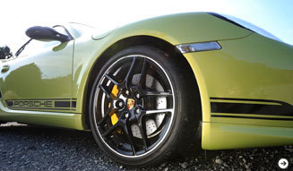The 911's younger sibling and rival!? Test Drive: The Cayman R, Top Model of the Cayman! | Porsche | 07