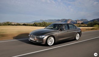 約7年ぶりのフルモデルチェンジをはたしたBMW3シリーズが販売開始｜BMW 03