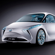 Toyota Premieres Next-Generation Small Hybrid Concept Globally