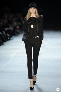 Saint Laurent 18