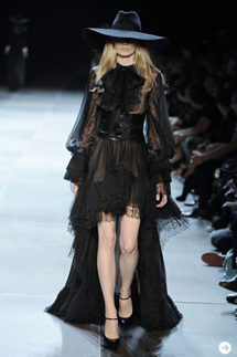 Saint Laurent 25