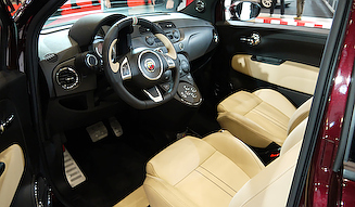 ABARTH 695 Edizione Maserati|アバルト 695 エディツィオーネ マセラティ