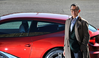 Tetsuya Iwaki, who also served as president of United Arrows, is a founding member of Beams and United Arrows.