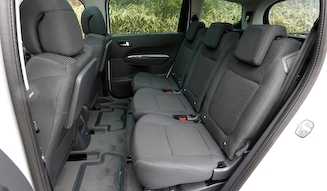 Peugeot 5008 | Driving the Peugeot 5008