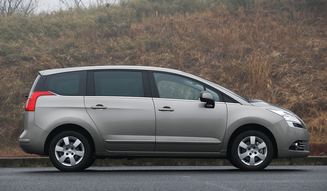 Peugeot 5008 | Driving the Peugeot 5008