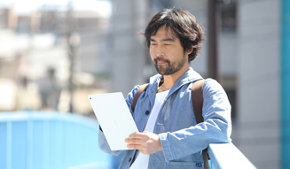 docomo｜Xperia（TM） Tablet Z｜赤地剛幸　05