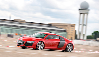 Audi R8 e-tron｜アウディ R8 eトロン