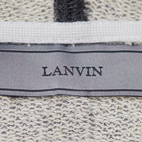 祐真朋樹 ナイロン・フーディ