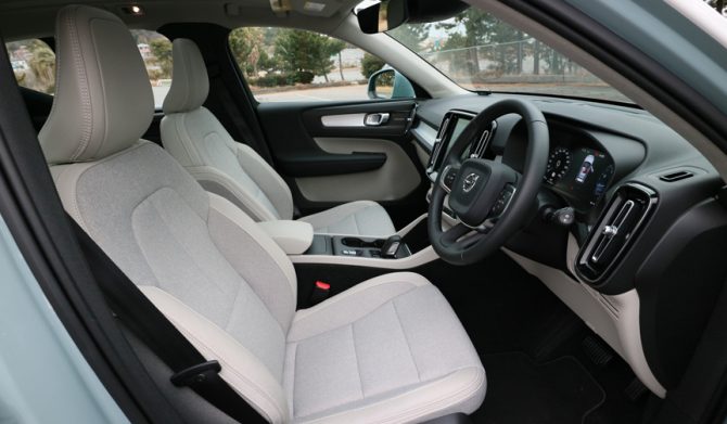 VOLVO XC40　ボルボXC40