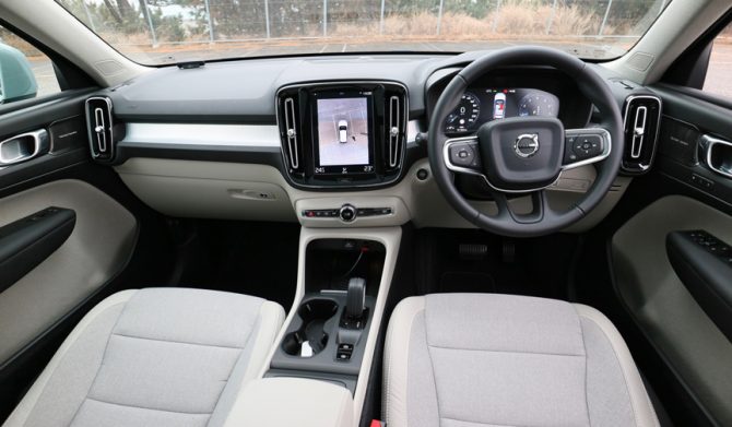 VOLVO XC40　ボルボXC40